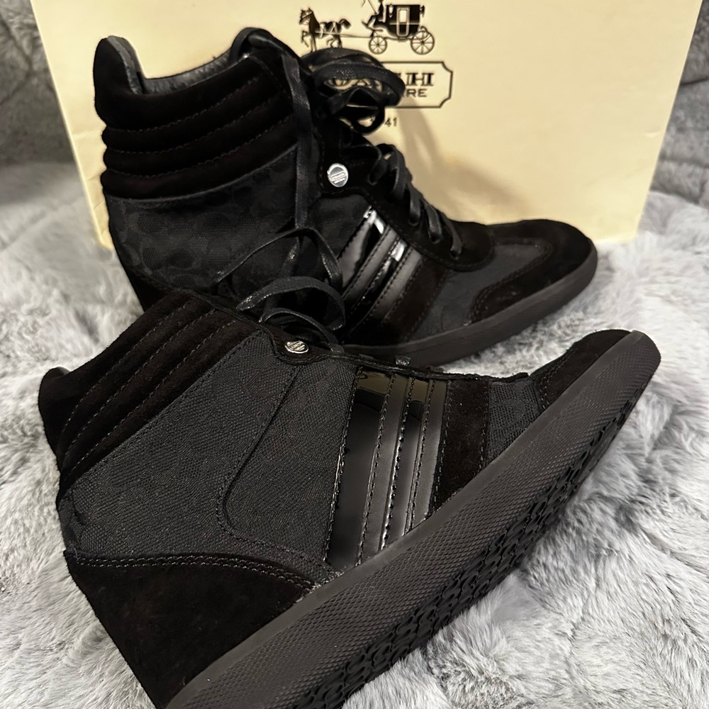 Coach Black Lace-Up Sneakers authentic, brand new never worn